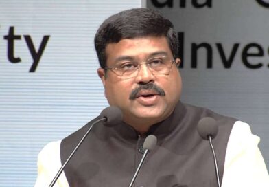 राहुल गांधीi बोले, छात्रों की परवाह है तो धर्मेंद्र प्रधान को बर्खास्त करें